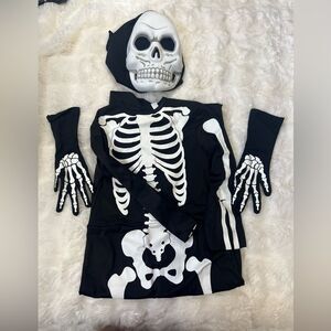 Skeleton Costume with Mask - Black and White Boy’s Medium